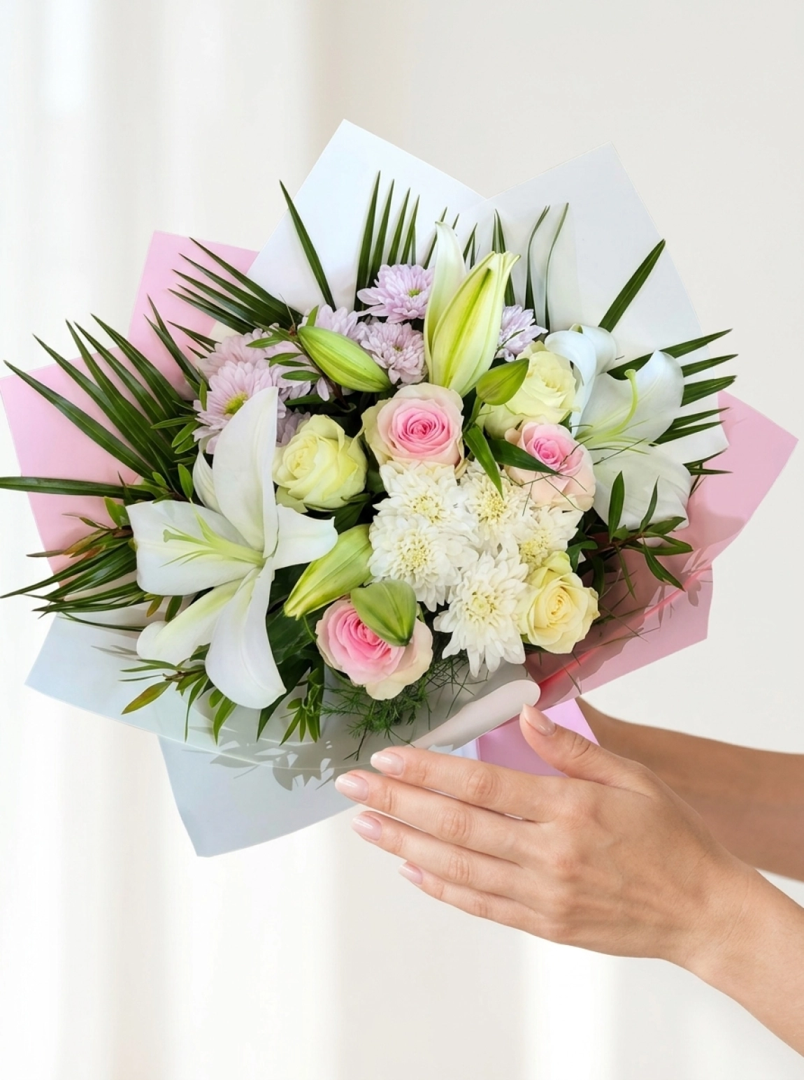 Beyaz Lilyum Ve Pembe Gül Detaylı Şık Buket